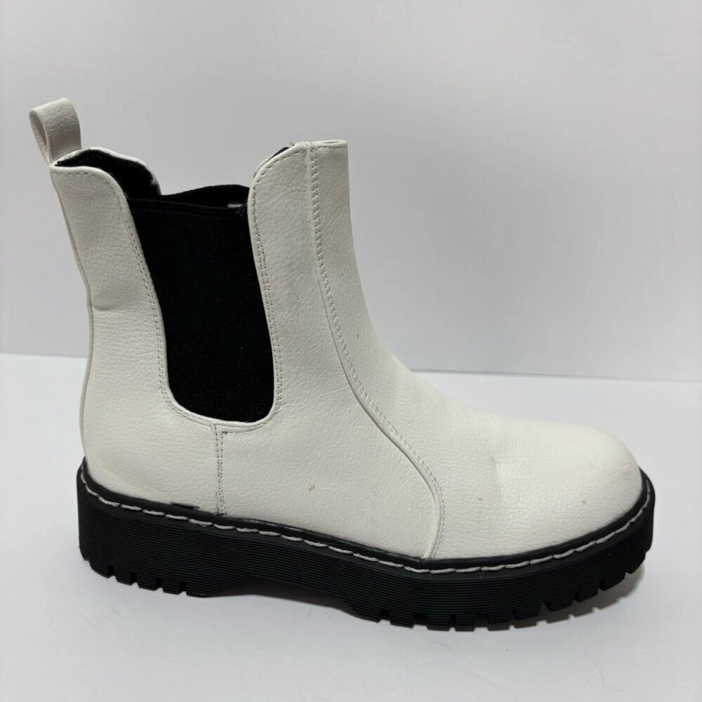 Sincerely Jules Women’s Hippie, White Chelsea Boots, Size 7.5 M